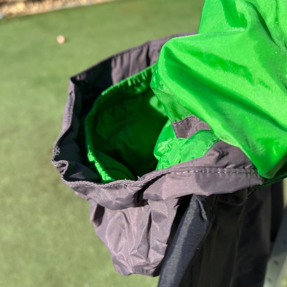 The North Face Boys' Resolve Reflective Jacket - Picture 5 of 14